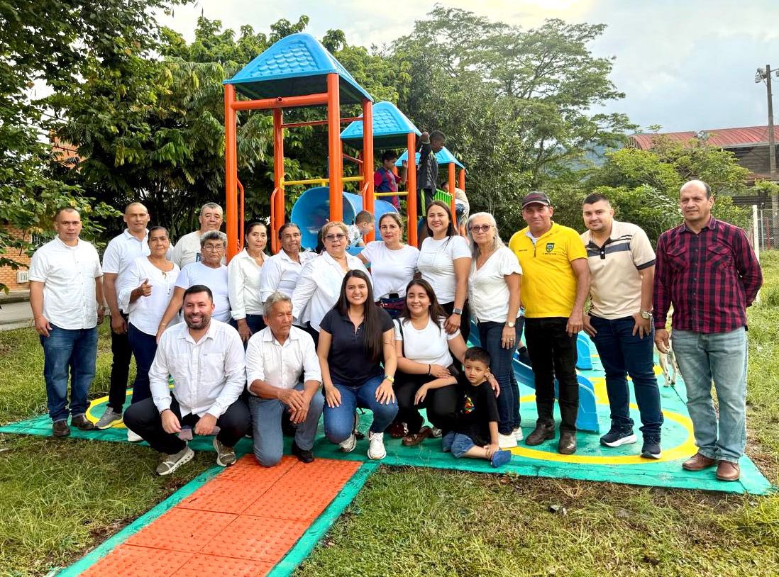 idermeta_'s tweet photo. 🤲🏻Gracias al Convenio Solidario entre Idermeta y la JAC del barrio El Playón en Acacías, seguimos recuperando espacios para el deporte, la recreación y la integración comunitaria
Más escenarios dignos para fortalecer la convivencia y brindar bienestar a las familias metenses. https://t.co/wbHBLc5zK4