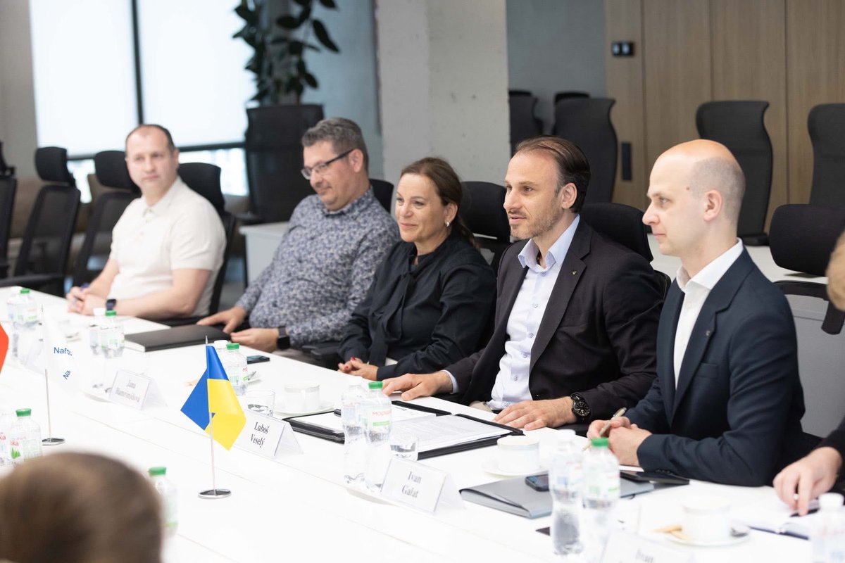 KoretskyiUA's tweet photo. A meeting was held with Luboš Veselý, Ambassador Extraordinary and Plenipotentiary of the Czech Republic to Ukraine, and representatives of Czech company MND.

The focus of the meeting was on strengthening cooperation and potential investment projects, including joint initiatives in hydrocarbon production.

A detailed overview was provided of the consequences of systematic russian attacks on Naftogaz Group oil and gas infrastructure. The participation of Czech companies in supplying equipment for recovery efforts was also discussed.

Special thanks to the Government of the Czech Republic @CzechMFA and MND for their practical support during the most difficult winter in Ukraine’s history.