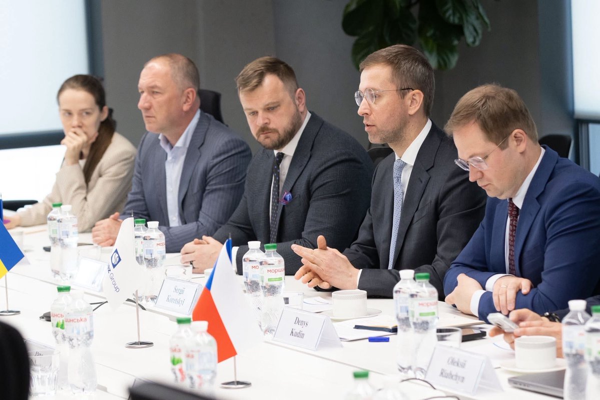 KoretskyiUA's tweet photo. A meeting was held with Luboš Veselý, Ambassador Extraordinary and Plenipotentiary of the Czech Republic to Ukraine, and representatives of Czech company MND.

The focus of the meeting was on strengthening cooperation and potential investment projects, including joint initiatives in hydrocarbon production.

A detailed overview was provided of the consequences of systematic russian attacks on Naftogaz Group oil and gas infrastructure. The participation of Czech companies in supplying equipment for recovery efforts was also discussed.

Special thanks to the Government of the Czech Republic @CzechMFA and MND for their practical support during the most difficult winter in Ukraine’s history.