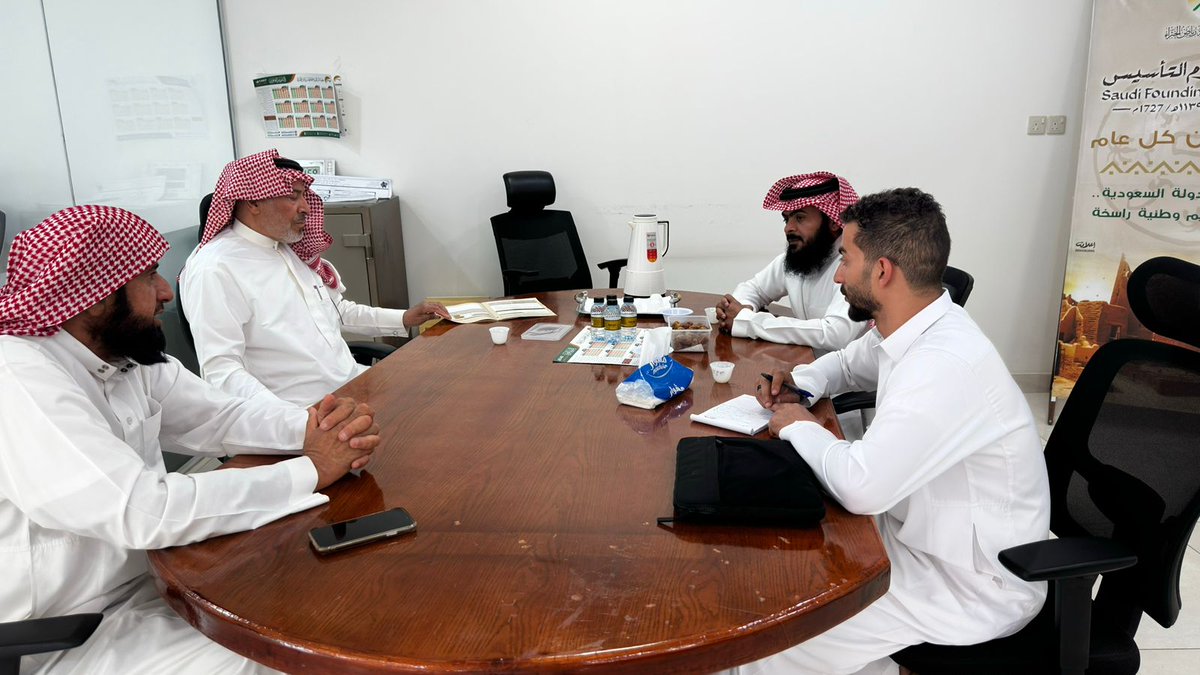 ber_334's tweet photo. سعدنا اليوم بزيارة جمعية مستقر للإسكان والترميم لجمعية البر الخيرية برياض الخبراء، وذلك لبحث سبل التعاون والشراكة بين الجهتين بما يخدم الأسر المستفيدة ويعزز التكامل في العمل الخيري والتنموي.
نسأل الله التوفيق والسداد، وأن يبارك في الجهود المبذولة لخدمة المجتمع https://t.co/0IipaneNjq