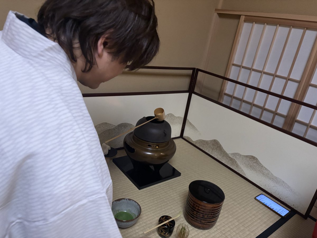 tazawanana's tweet photo. 大勢龍蒔さんのツアーで、マレーシアと中国からお越しの皆さんに茶道の作法をお伝えしながらお茶を振る舞いました🍵
とても熱心に体験してくださり、笑顔の絶えない文化交流の場となりました🙌
ありがとうございました🥳 https://t.co/oRQYzwGORf
