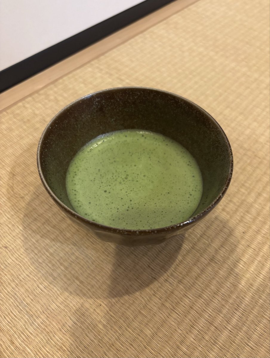 tazawanana's tweet photo. 大勢龍蒔さんのツアーで、マレーシアと中国からお越しの皆さんに茶道の作法をお伝えしながらお茶を振る舞いました🍵
とても熱心に体験してくださり、笑顔の絶えない文化交流の場となりました🙌
ありがとうございました🥳 https://t.co/oRQYzwGORf
