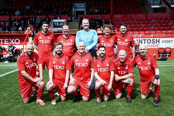 TheElzPet's tweet photo. A boyhood dream complete to Play on the Pitch @AberdeenFC @AberdeenFCHelp I was amazed I managed to last 45mins let alone score 2 goals and a penalty.  Memories that will last forever and unbelievably captured by @AberdeenMAG9 you'll see in the pictures what it means to score! ♥️ https://t.co/ZBufdsENer