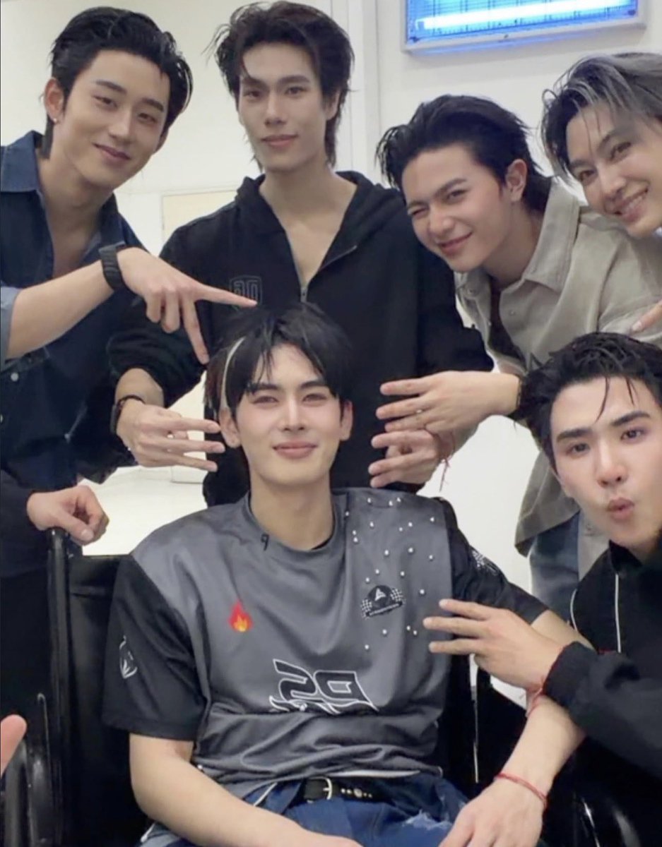PondPhuwin Official Thailand (DoubleP) tweet media