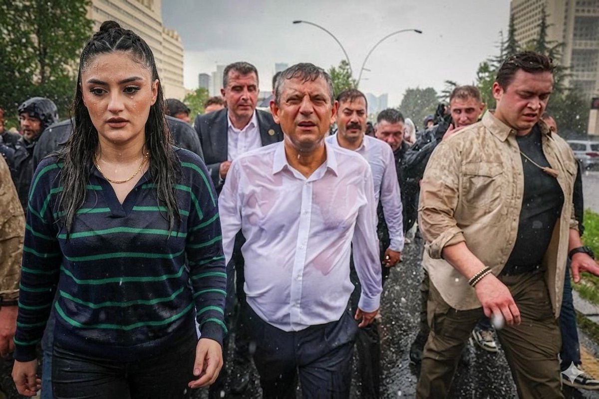 Özge Zaim tweet media