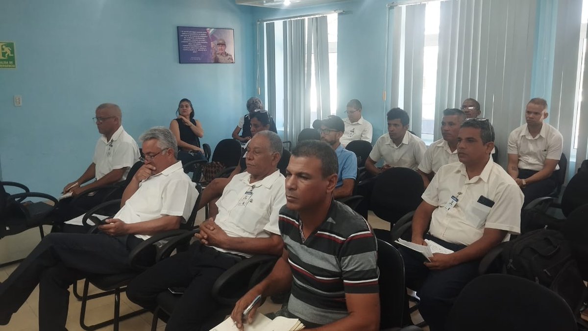 ETECSAGranma's tweet photo. Profesoras de la Universidad de Granma capacitan a directivos y trabajadores de @ETECSA_Cuba #Granma @FonsecaOsmely https://t.co/oU2HxqEUHU