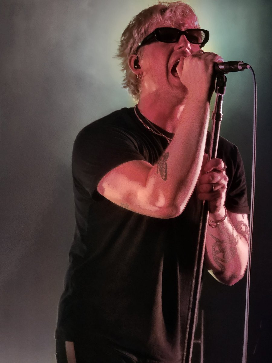 ThomasJaymes42's tweet photo. @thornhillmelb Got to see you again last night, and all I can say is WOW! Coming see you guys over the years and watching you get better and better and play bigger and bigger venues has truly been a privilege! You guys rule! https://t.co/ZuVLb6LiXp