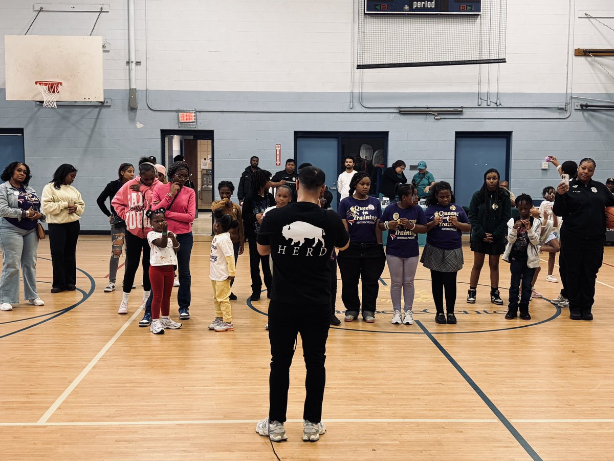 Balis357's tweet photo. Teamed up with the @BuffaloNYPolice for the B Inspired Youth Empowerment event this past weekend 🦹🏽‍♂️🏁 

Full cinematic 4K recap trailer by Nova Vision coming soon! 🎥🔥

Stream my standalone solo studio album 'Selfless Gestures' out now on all major global platforms! 💿📈 

JOIN THE HERD 🦬❤️
#BalisticMan #BuffaloHerd #SelflessGestures #BuffaloPolice #YouthEmpowerment