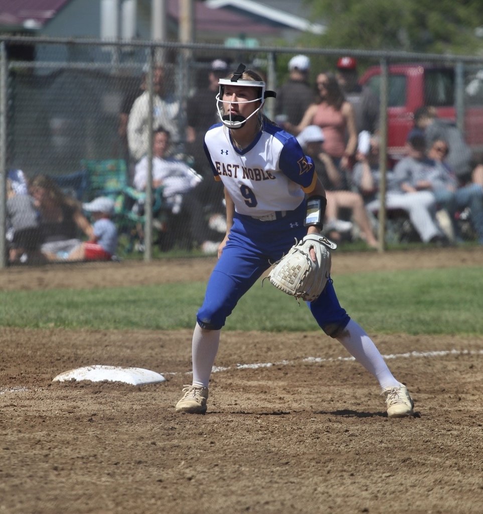 ENKnights's tweet photo. With a bit of delay due to fog the IHSAA Softball Sectionals are in full swing! 🥎 - Top of the 4th, EN - 5 | Garrett - 0 https://t.co/fL8sLxIH5K