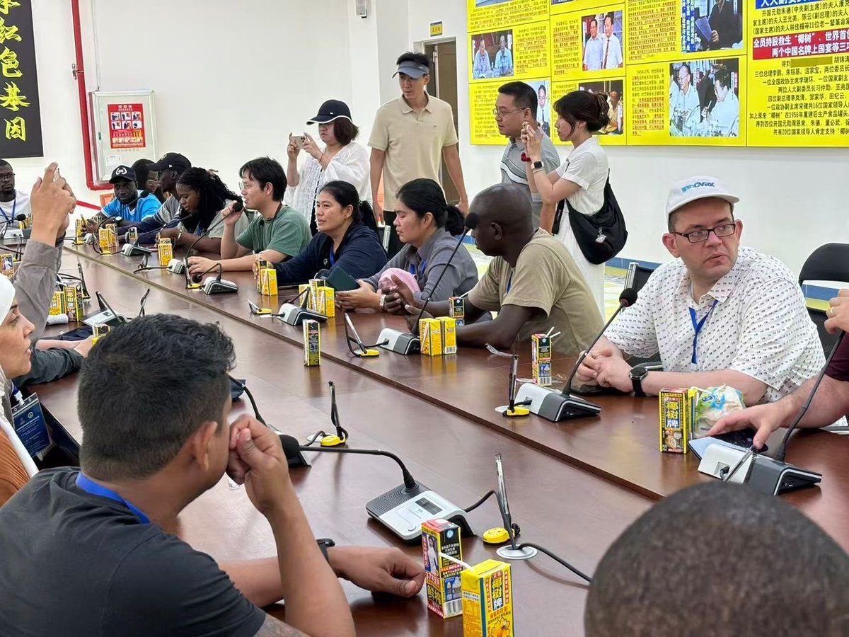 TANGO_CSOandNGO's tweet photo. Today’s seminar on pest and disease control took us to the Hainan Coconut Palm Processing Factory, where we had the opportunity to learn more about coconut processing technologies, product innovation, and the role of agro-industries in economic development. @ChineseAmb_GM https://t.co/AFGnLntu93