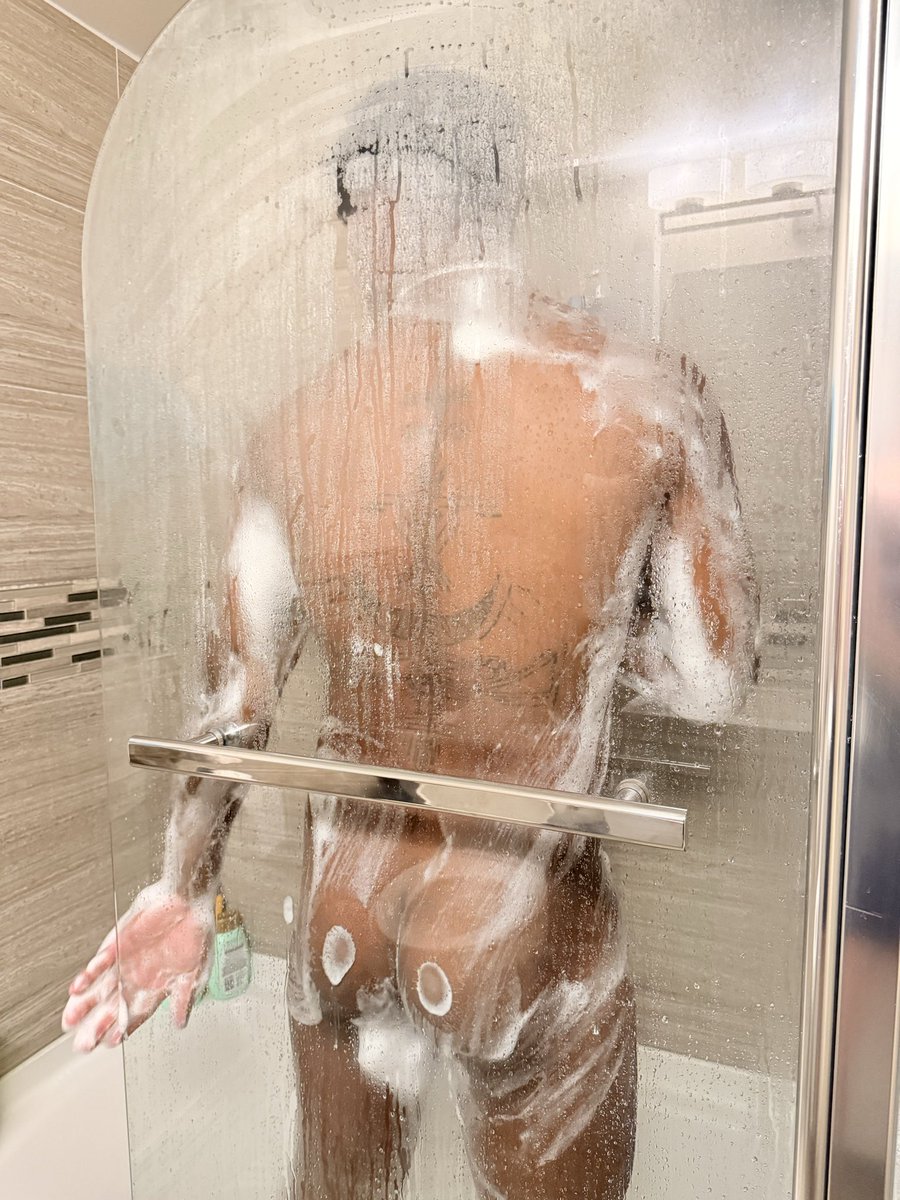 Angel_Raphael69's tweet photo. Acompañame a ducharme 💦🔥 https://t.co/uYA4RRu1Uv https://t.co/A4WxURHUxk