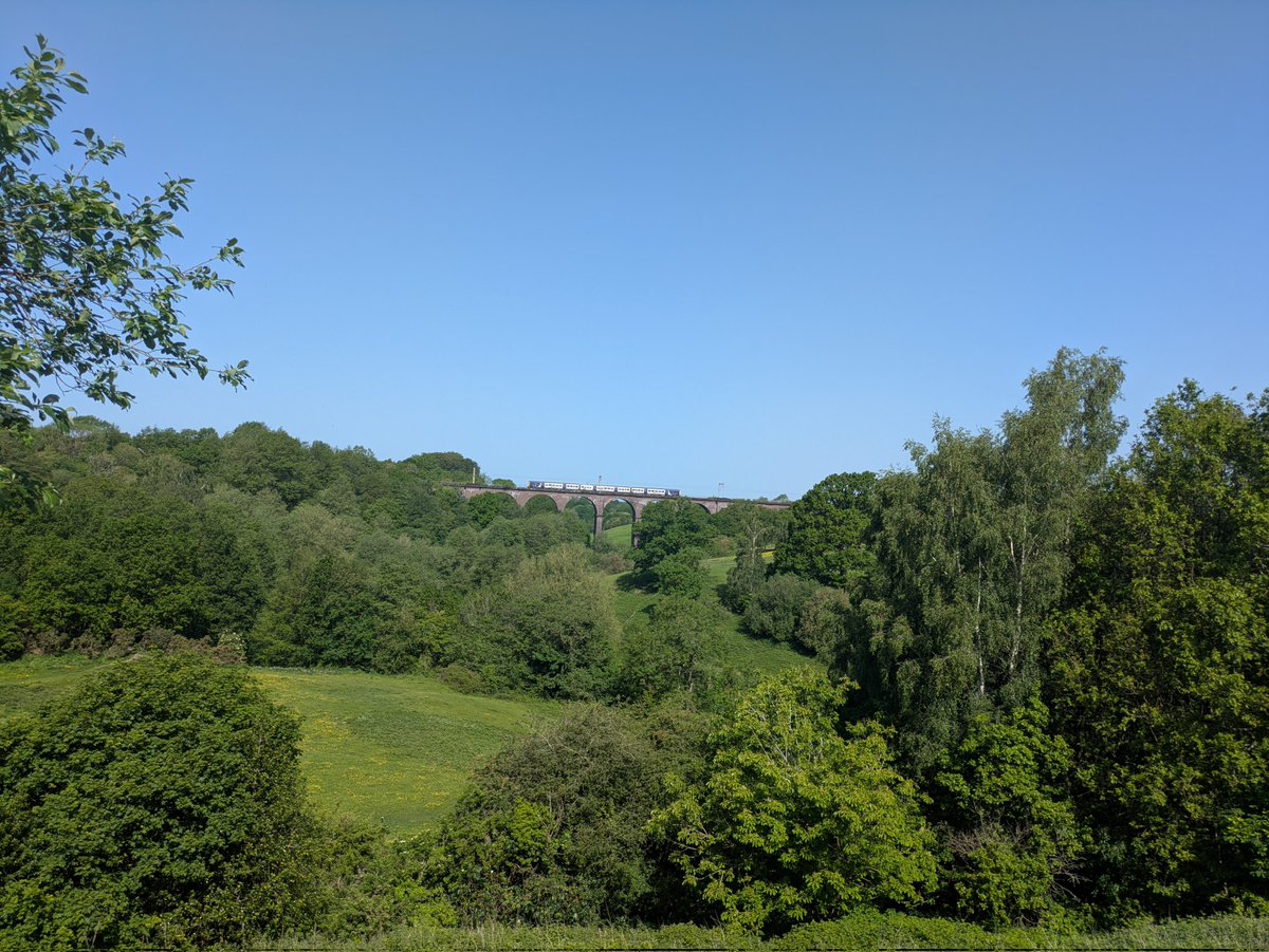 KiteExplores's tweet photo. A XC voyager crossing the North Rode Viaduct and a Northern 323 crossing the Congleton Viaduct. Both taken from the Macclesfield canal towpath ☀️ https://t.co/I4vFFVDOHW