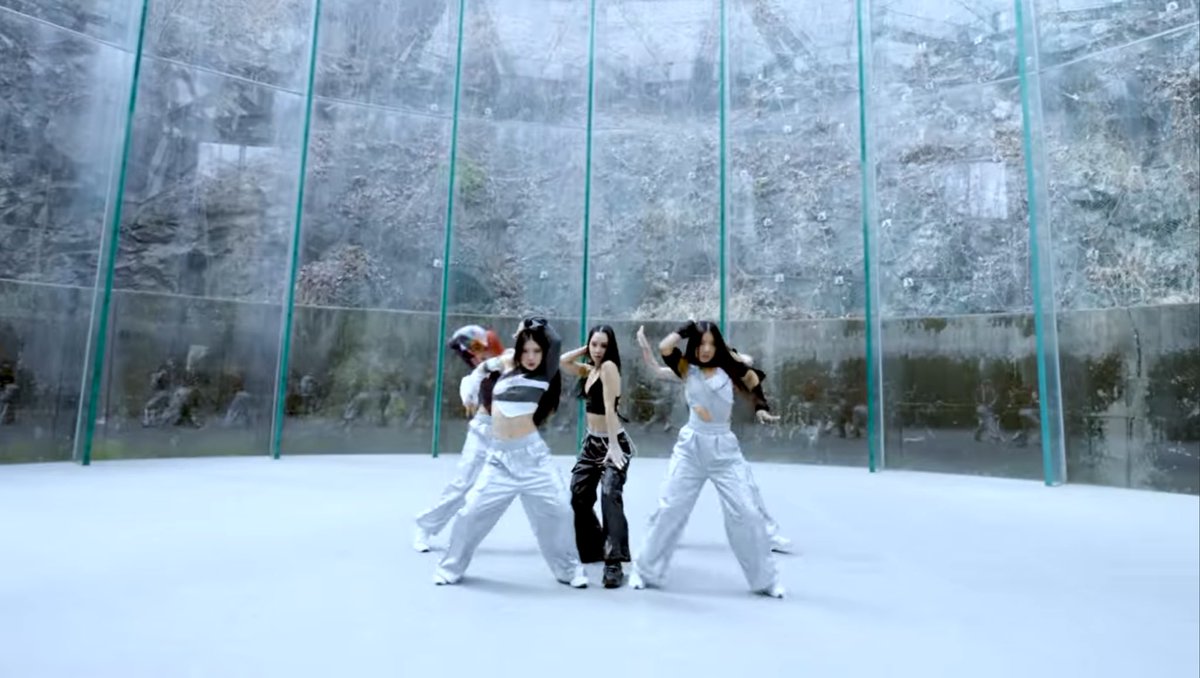 tricappelletti's tweet photo. Fun fact: the BOOMPALA performance video was filmed at the same location BÉBE YANA filmed her MV for “SPACE MULAN” 💜 https://t.co/pvYsHUC1Cb