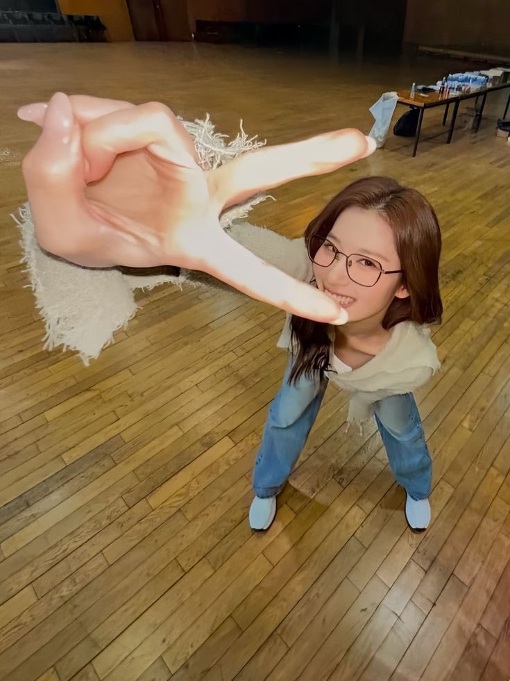 s4nachan's tweet photo. she’s so cute ☹️ https://t.co/plcGNO2AOQ