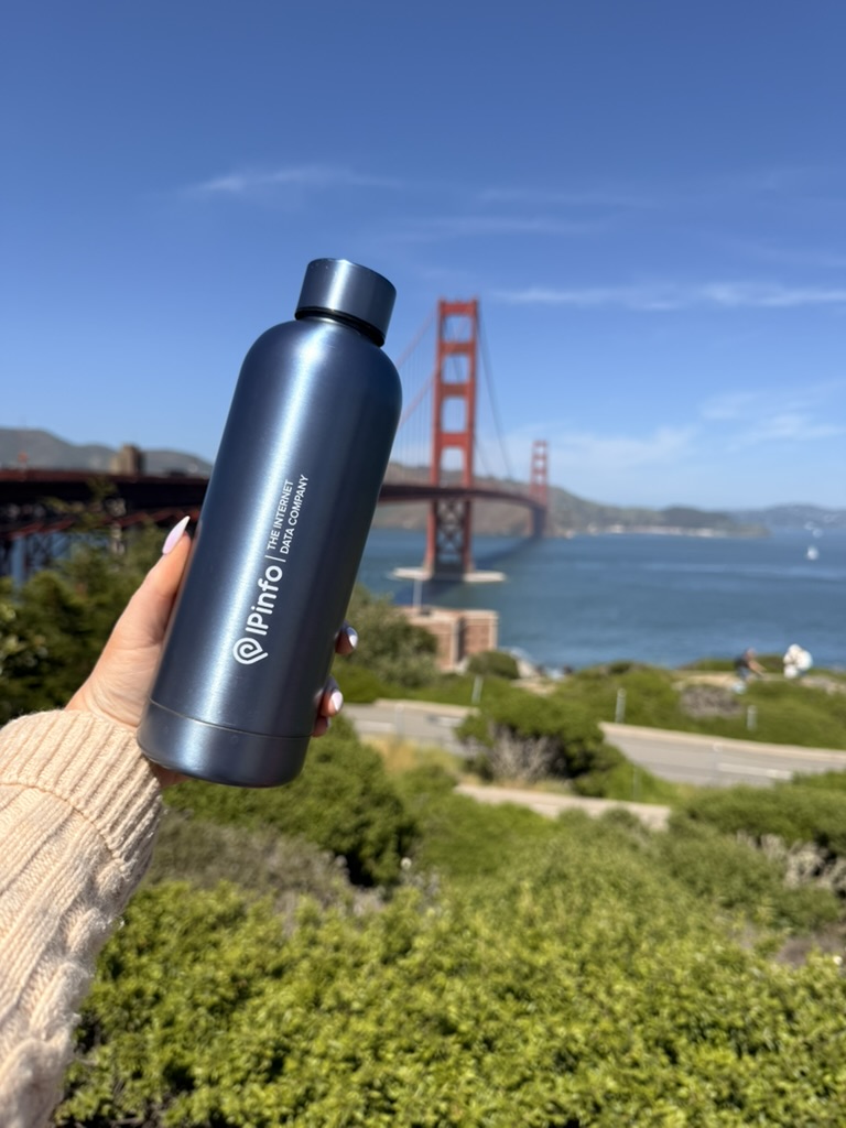 ipinfo's tweet photo. 🌉 Where in the world is IPinfo? San Francisco.

From iconic landmarks to everywhere in between, IPinfo’s coverage spans the globe, powered by ProbeNet’s network of PoPs.

#WhereInTheWorldIsIPinfo #IPData #DevTools https://t.co/wkblxTWwGi