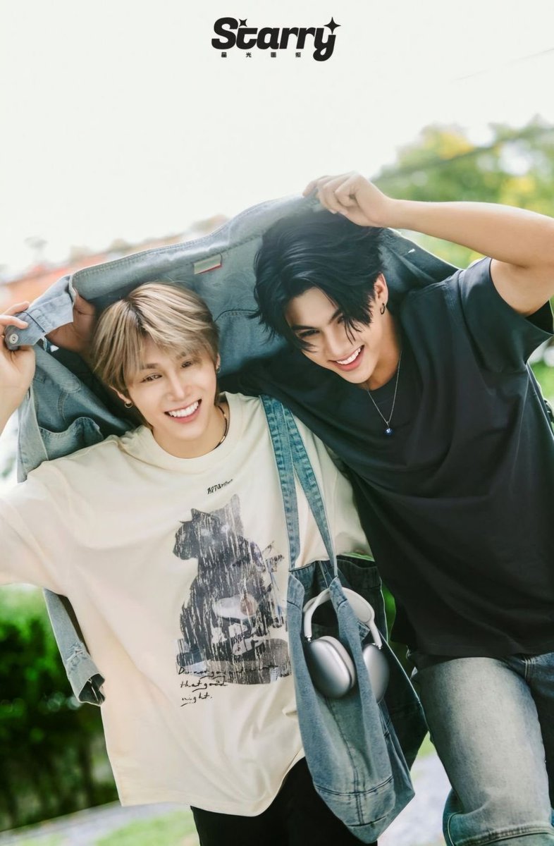 _yayabells_'s tweet photo. My first time joining this 🧡 

Unfortunately I have no one to share the jacket with 😬

BabyFeat Pic Day  
#BabyFeatPicDay #BFPD 
#BabyFeat #CaptainPeat #ComeFortZon https://t.co/gaAXly0aBU