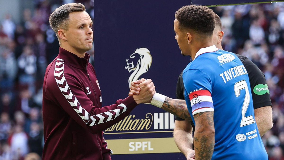 ibroxstands's tweet photo. Passing of the armband. https://t.co/mEWP2k8tZ3