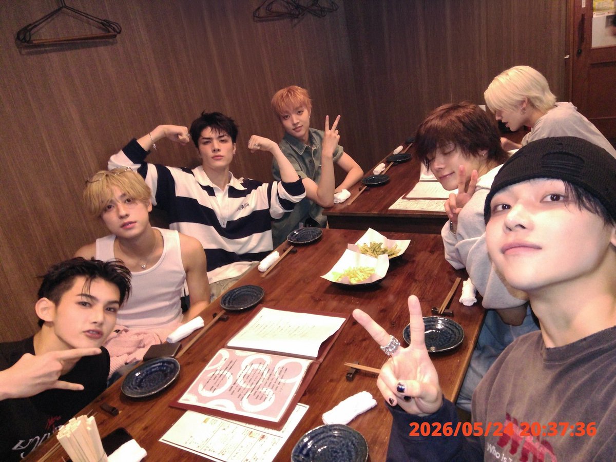 와와 tweet media