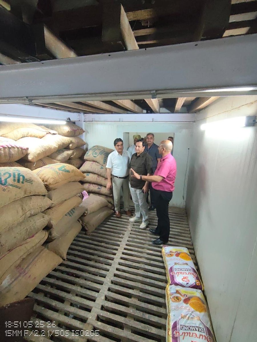JavedDar_NC's tweet photo. Visited Kissan Ghar and J&amp;K Agro facilities in New Delhi. Reviewed NABARD-supported projects to strengthen horticulture infrastructure, reduce post-harvest losses, improve farmers’ returns and ensure better visitor services. https://t.co/5dN0g1Y4LZ