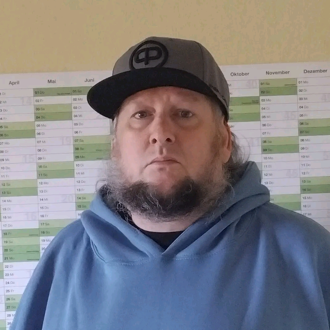 gomiak2's tweet photo. Der Spacesurfer ist zurück! https://t.co/6dzjwQObsN