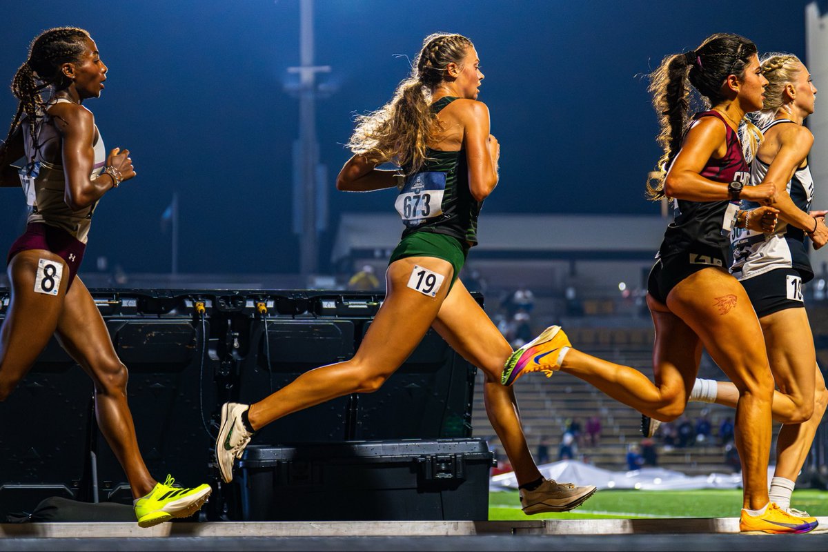 PLNU_XCTF's tweet photo. 𝙂𝙖𝙫𝙚 𝙞𝙩 𝙚𝙫𝙚𝙧𝙮𝙩𝙝𝙞𝙣𝙜 𝙨𝙝𝙚 𝙝𝙖𝙙.

7️⃣ All-PacWest Performances
5️⃣ All-West-Region Honors
4️⃣ School Records
3️⃣ Nationals Berths 
1️⃣st @NCAADII 𝗔𝗹𝗹-𝗔𝗺𝗲𝗿𝗶𝗰𝗮𝗻 in program history 

Job well done Maddie - you made every mile count 👏👏  

🟢🟡 | #GoSeaLions https://t.co/rhjQuDfwVJ