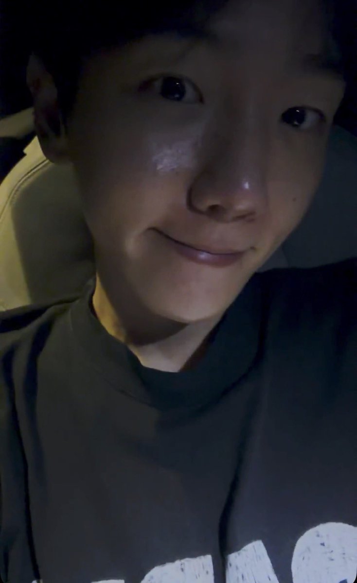 사랑둥이 백현이 tweet media
