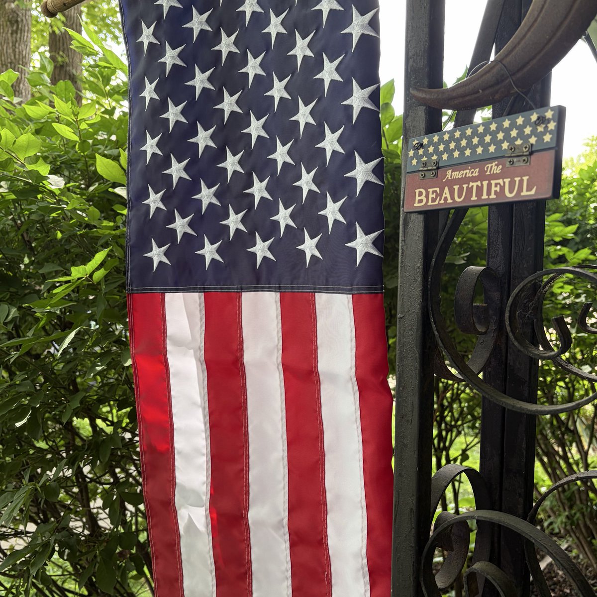 Velvet22's tweet photo. God Bless America - Thank you to the brave women &amp; men that have sacrificed for our country. May we never forget ♥️ 🇺🇸 https://t.co/gcyeuFF5Ht