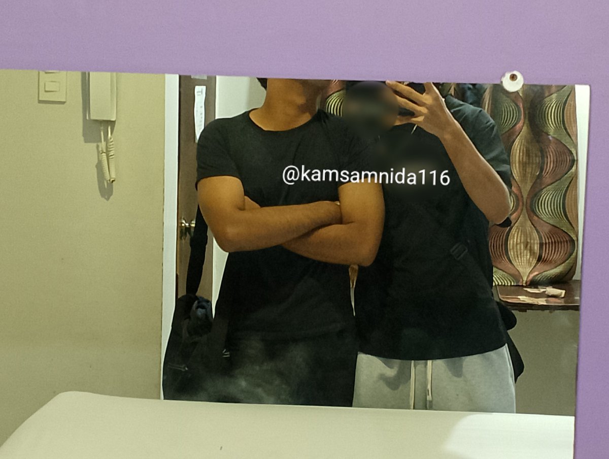 kamsamnida116's tweet photo. Same guy sa dike last time. Nag Public City Library kami kanina📚. Then nagpahinga sa may aircon after (alam mo na kung anong pahinga yon haha). Walang vid, ayaw nya haha

(Pag nakita nyo sa citilibrary ang nasa pic, ako po nagcolor non kaya pangit, skl) https://t.co/T9Xc22BNg4