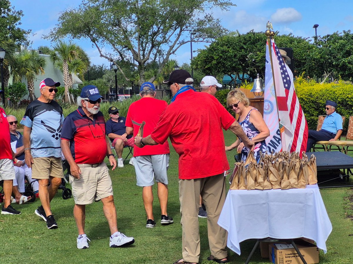 Mrs_Lukes's tweet photo. Happy Memorial Day! Thank you to all who have served and to those who paid the ultimate sacrifice for our freedom. @HerrickMS poppies have been gifted to veteran families in Florida Memorial Day Celebration today. ๐บ๐ธโค๏ธ๐ค๐๐บ๐ธ #dg58pride #ThePoppyProject https://t.co/d1qmiByvqj