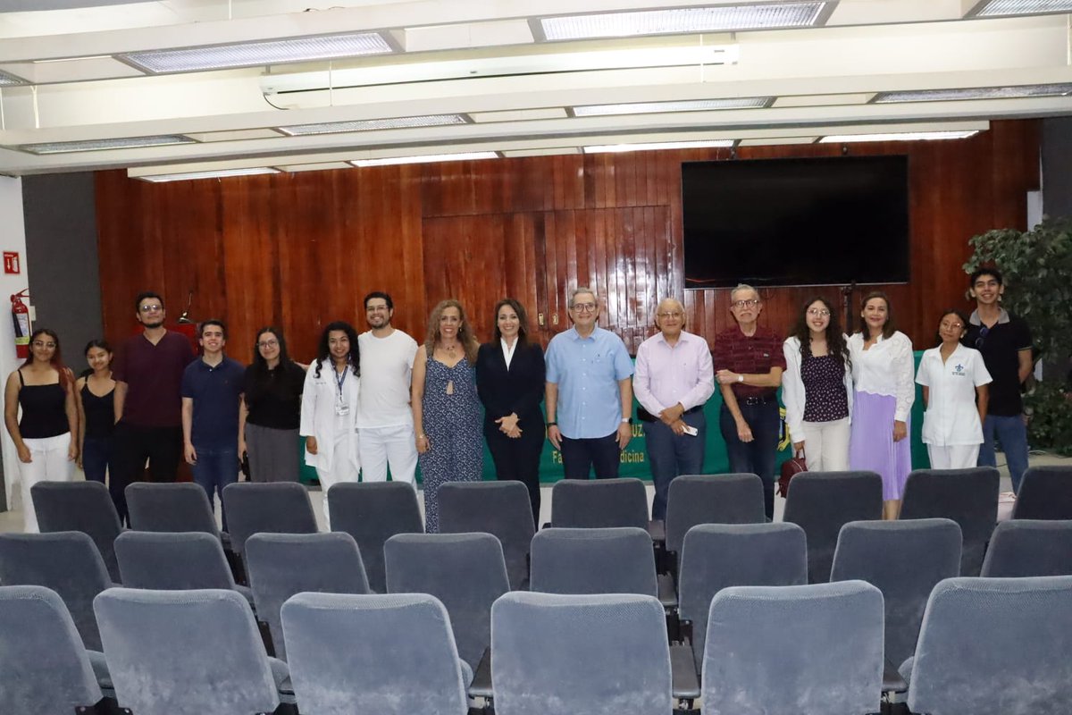 CCGVER's tweet photo. ¡Gracias por asistir a nuestra sesión académica del mes de mayo!

Te esperamos en la de junio 📖✨

#CCGEV #CirugíaGeneral #ColegioDeCirujanos  #SesiónAcadémica #Tiroidectomia #Oncología https://t.co/oZkH8TICVg