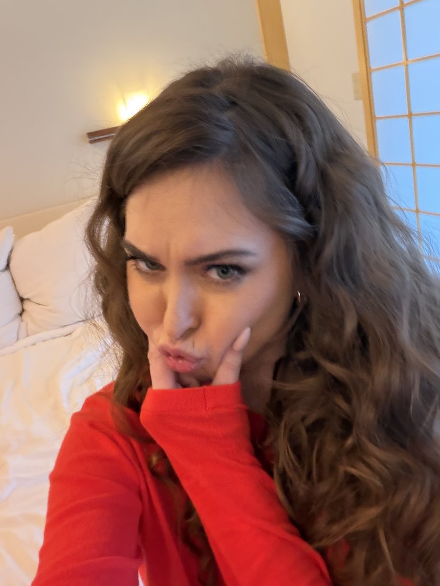 Riley Reid tweet media