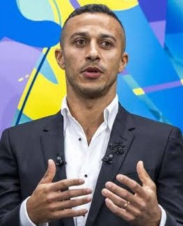 markklfc's tweet photo. Thiago Alcântara on Mohamed Salah and Andrew Robertson’s farewell yesterday:

🗣️ “It’s hard to even find the right words for Mo Salah and Andy Robertson. Playing alongside them, you don’t just see top players you see people who gave everything every single week.

Yesterday felt emotional because legends like them don’t come around often. The way they changed games, the way they made the impossible look normal… that stays in football history forever.

I’ve shared the pitch with many great players, but Salah and Robertson have that rare mentality where even in silence, you can feel their hunger.

If this really was goodbye, then football is losing two of its purest competitors. And I’m grateful I got to witness it close.”

Moments like this remind you football is more than goals it’s memories, emotions, and legacy.”