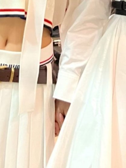 TCYCRV's tweet photo. The ryeji hand-holding photo took four whole years to be released😭😭😭 https://t.co/2IWa15HAkI