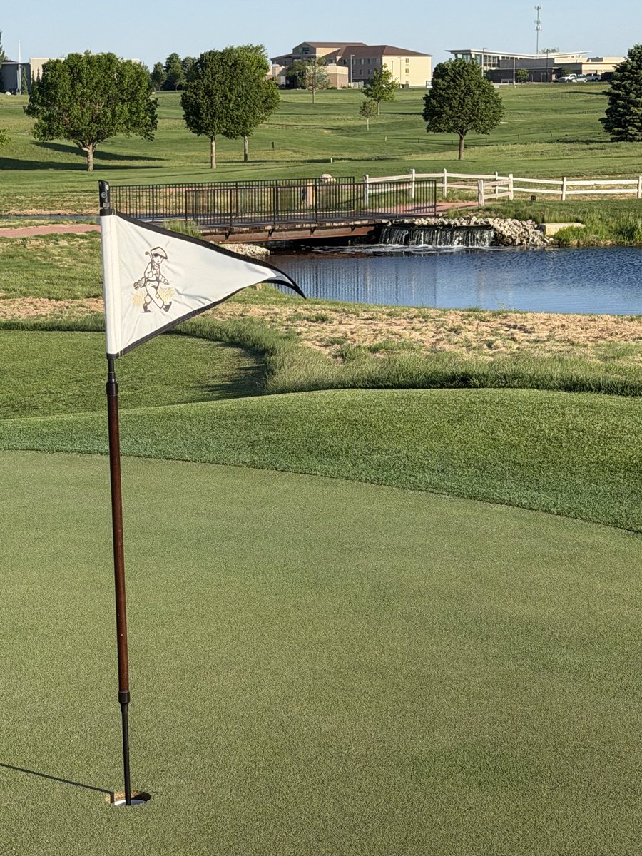 Ridgeturf's tweet photo. What an outstanding #MemorialWeekend it has been. Kicking off @Lil_Wispy Memorial Day Shootout.. @theridgegrill @RidgeGolfClub https://t.co/fic8xWGjDv