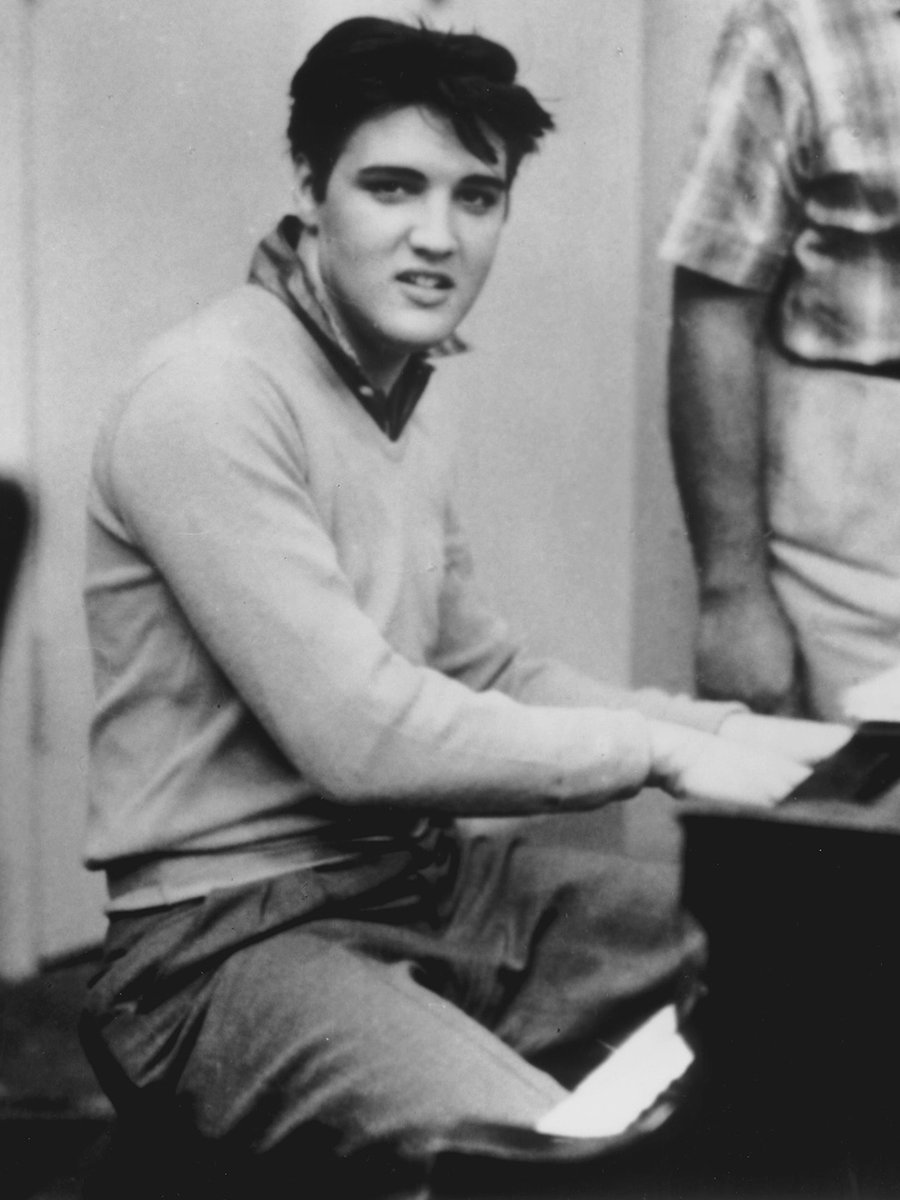 Elvis Presley tweet media