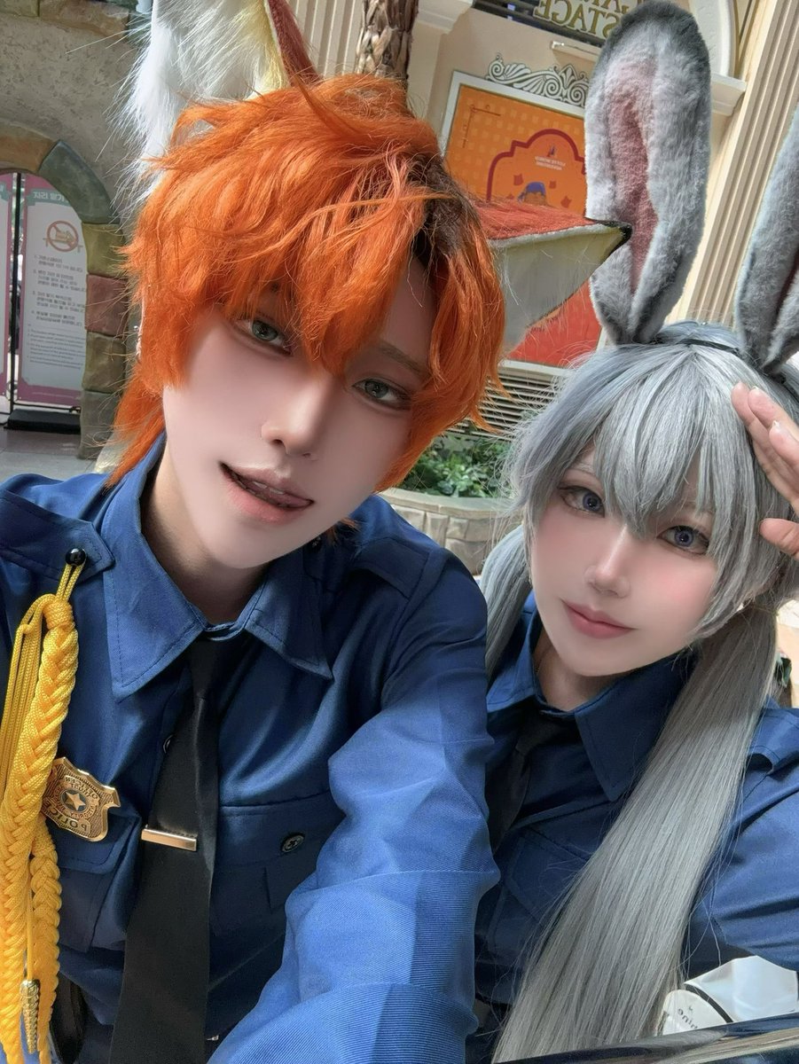 wave_Ixm's tweet photo. 주말에 롯데월드 순찰을 다녀왔답니다..🦊🐰 https://t.co/dMOoQue9cc