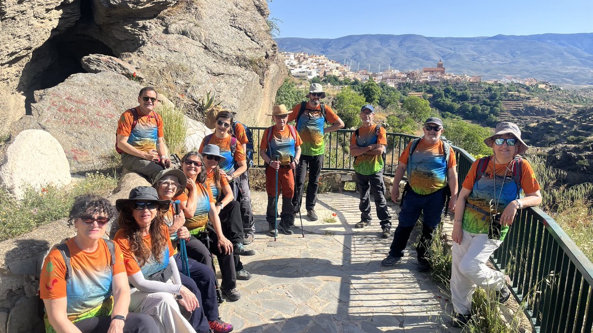 Senasogra's tweet photo. El día 23 de Mayo, Bonita ruta entre cultivos, acequias y barranco pasando por cortijos ya en ruinas.
Estamos en el mes de mayo, pudimos disfrutar del paisaje y vegetación con el cielo totalmente azul. https://t.co/BEXPlKP4Cb