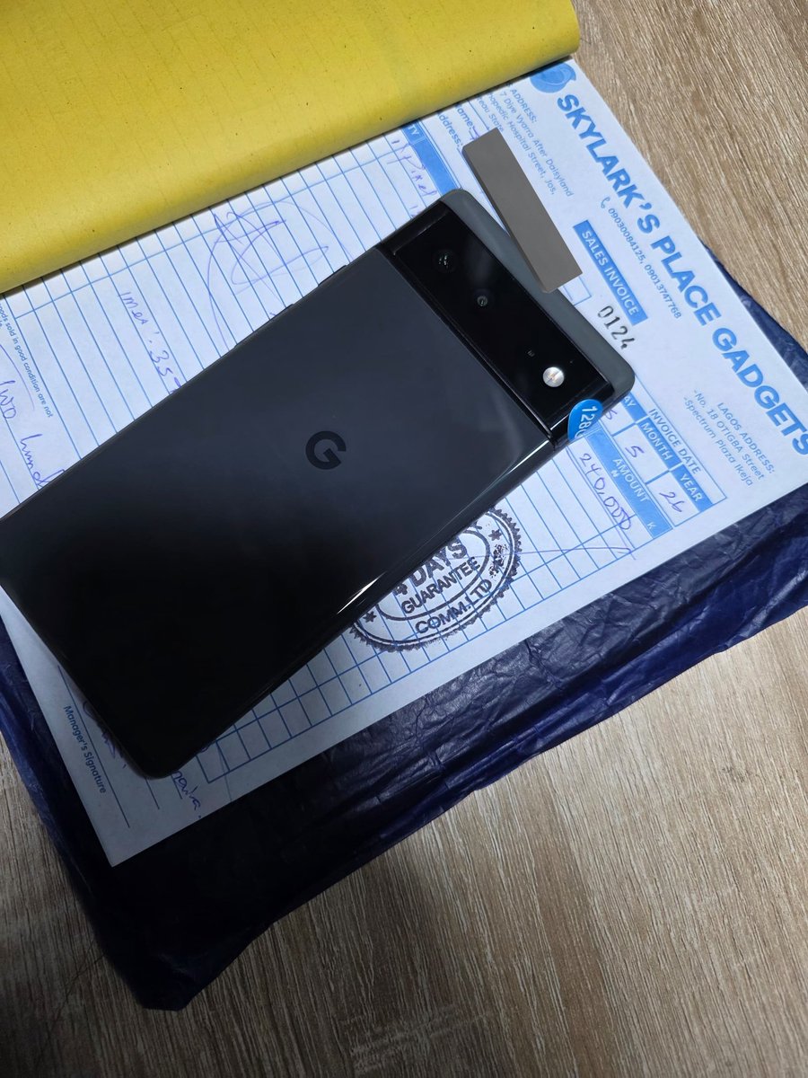 SkylarksPlace's tweet photo. 🔥 Beautiful Delivery Loading!

Sending out this clean Google Pixel 6 128GB to @__azriel in Abeokuta, Ogun State📌🛍️

Thank you Chief for trusting the process once again 🙏🏽  
We’re making sure you don’t regret it at all. Enjoy your device to the fullest!

We appreciate every single chance you give us.  
Who’s next in Ogun or anywhere else?  😉