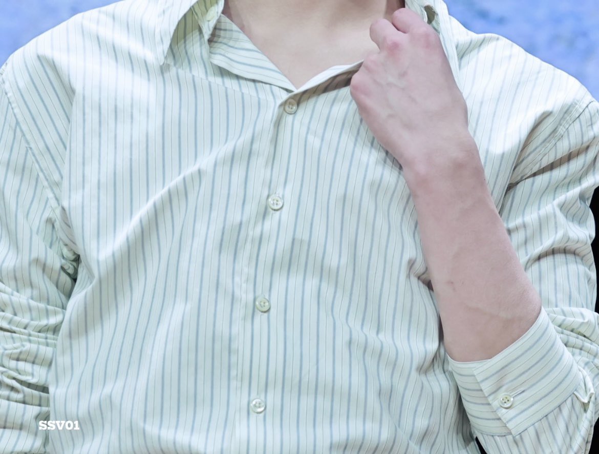 evaniesoo's tweet photo. THIS VEINS… https://t.co/6NNvOmaE5h