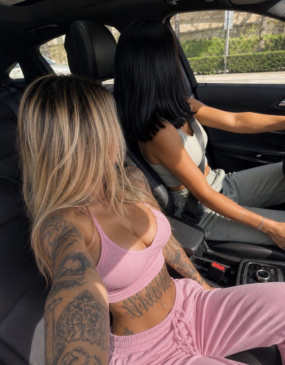 DIOSA MIA VANESA 👑 tweet media