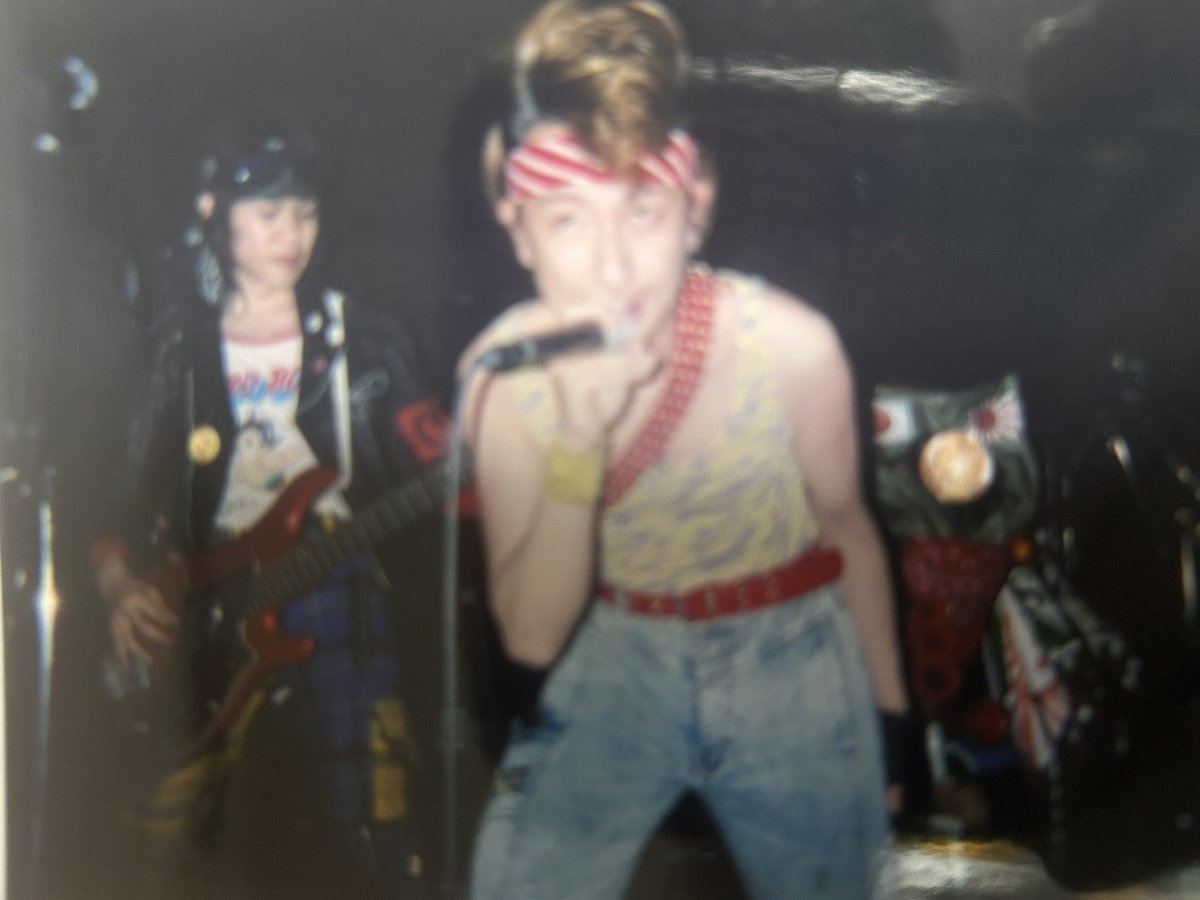 oretti's tweet photo. HAT TRICKERS（東京）BitterSweetGeneration（東京）・
ザ・ノウ（東京）　
the telepathys（岡山）
ANN（和歌山）
JAPAN-狂撃-SPECIAL（大阪）
JOHNNY ROCKETS（神戸）
LUCY&amp;THE LIPSTIX（神戸）
ティッシュ（神戸)

という、20年前は微妙に注目を浴びていたであろうバンドのオムニバスアルバムです https://t.co/iRqUXzptLO