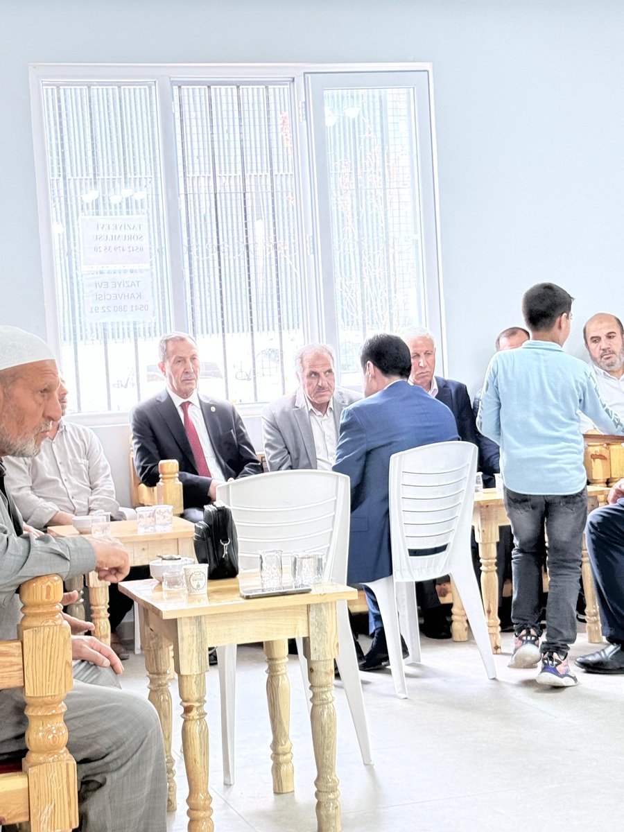 MahmutKaplan06's tweet photo. Şanlıurfa’da taziye ziyaretlerimizi gerçekleştirerek Büyükyayla, Subaşı ve Karaoğlu ailesine başsağlığı dileklerimizi ilettik Merhuma Cenab-ı Allah’tan rahmet, kederli ailesine ve yakınlarına sabır ve metanet diliyoruz. Rabbim vefat edenlere rahmet, geride kalanlara sağlık versin https://t.co/k5Y3dbLKij