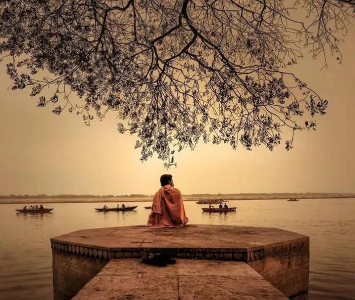 Gulzar__sahab's tweet photo. तुम कल की तैयारी में हो
ज़िंदगी आज के इंतज़ार में है !..✍️🌻 https://t.co/TNhORE5qmZ