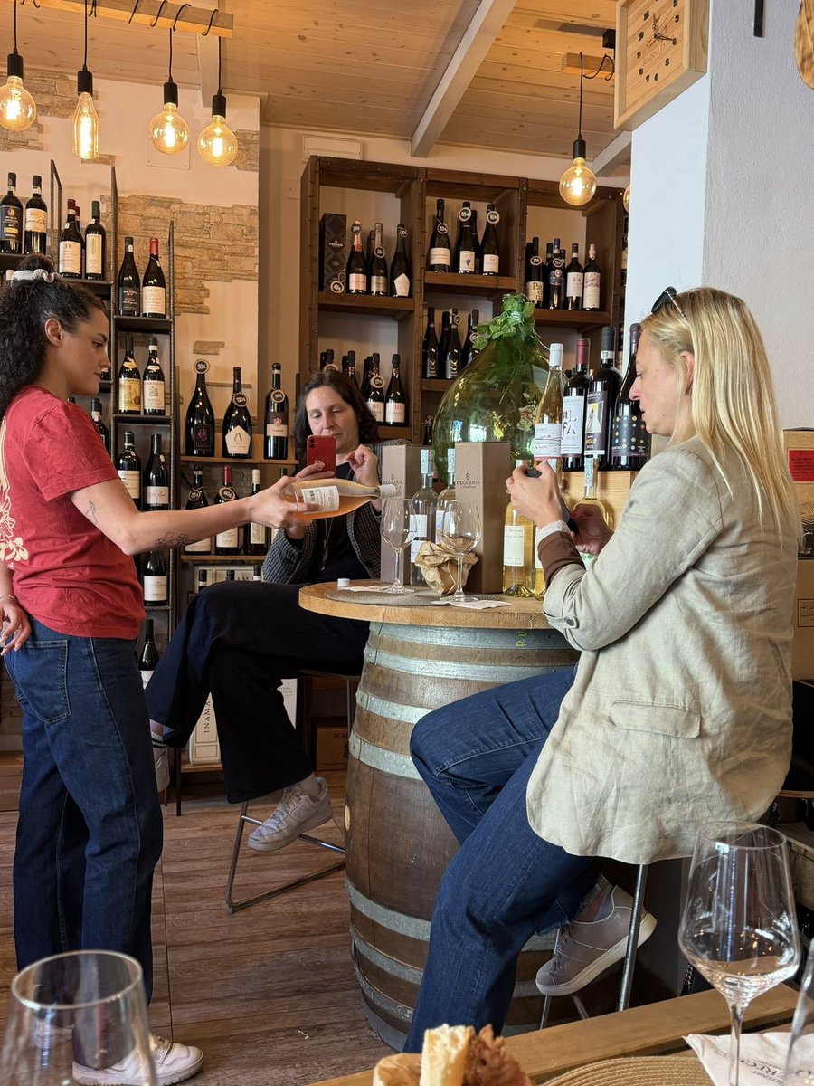 CSTfirenze's tweet photo. Prosegue il corso IFTS “EXCELLENTIA CHIANTI CLASSICO 💪

Tra le materie apprese anche quelle su marketing, social media e video editing

Il corso Excellentia Chianti Classico è promosso da ChiantiForm ETS e CST Firenze.

📍Vuoi sapere di più👇
📧 segreteria@cstfirenze.it https://t.co/AsMR7BE4gW