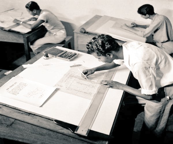 IndiaHistorypic's tweet photo. The Only Exam In India  Where Even Leaked Paper Or Open Book Does Not Matter 

1954 :: Students at I.I.T Kharagpur Solving Engineering Drawing Exam Paper. https://t.co/jt5dQlxb3a