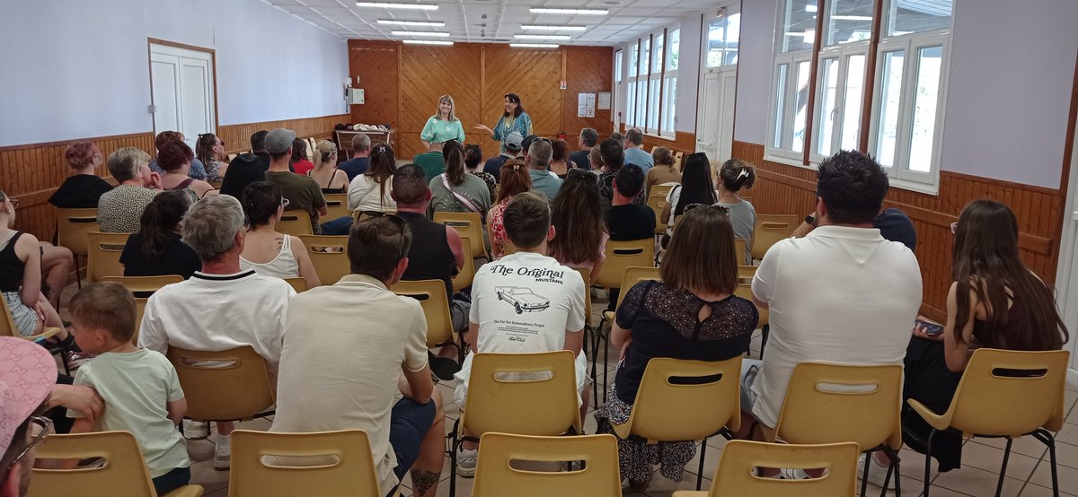 Dsden90's tweet photo. Fête de l'EAC à l'école élémentaire de Lepuix-Neuf (90)
Répétition ouverte pour la "La chatte bottée", conte revisité au féminin
Un projet porté par le TER de Delle visant les compétences orales et l'égalité filles/garçons
@acbesancon  @NathalieAlber15  @DaugeJacques https://t.co/IKzszKryIc