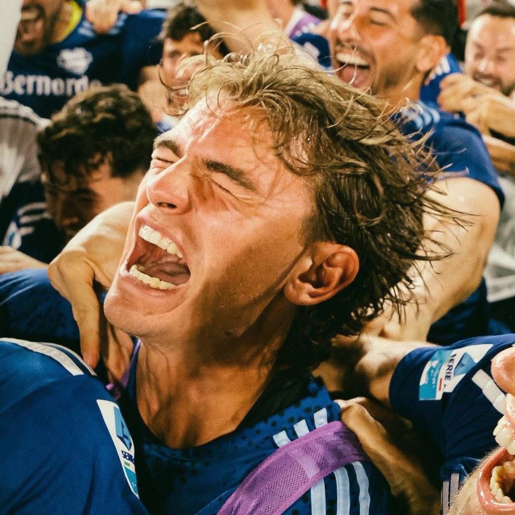frwqmmd741562's tweet photo. Nico Paz after winning the UCL 
with Madrid

​Nico Paz after Como's UCL qualification https://t.co/WeC5FKs422