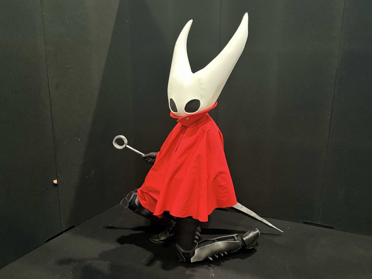 kingcosmore's tweet photo. Con finally over! The heat was searing... Loved it tho!

#mcm #mcmcomiccon #mcmlondon #cosplay #silksong https://t.co/0JUzrKd62M