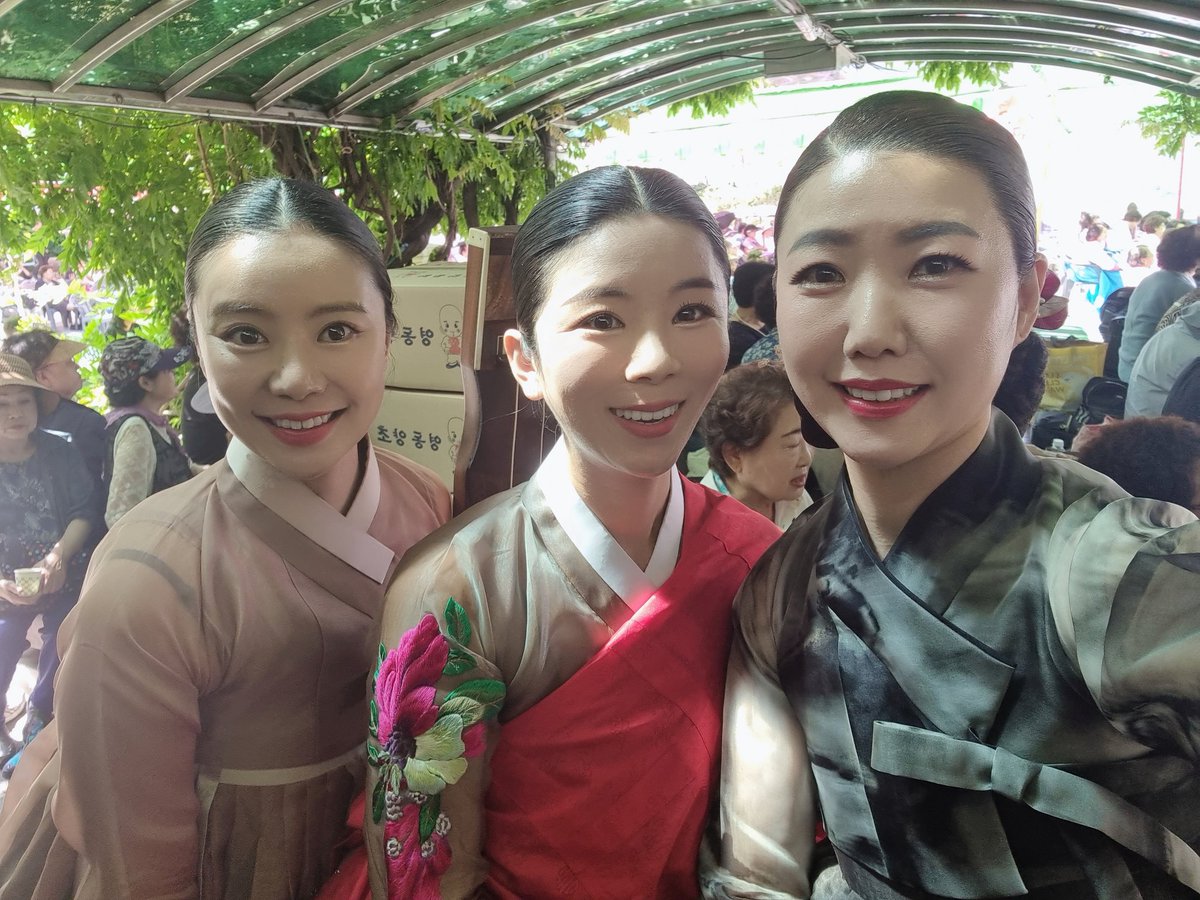 okmat5966's tweet photo. <불기 2570년 부처님 오신 날 기념 법회 및 봉축 음악회>

- 일자 : 2026년 5월 24일
- 장소 : 도안사

회심곡, 반야심경을 비롯한 흥겹고 구성진 우리 소리, 거문고의 슬기둥덩 멋진 울림의 국악이 고요한 산사에 시원하게 울려퍼지다.

#전해옥 #윤현숙 #류수지 #이시윤 https://t.co/MOaIUSv4PN