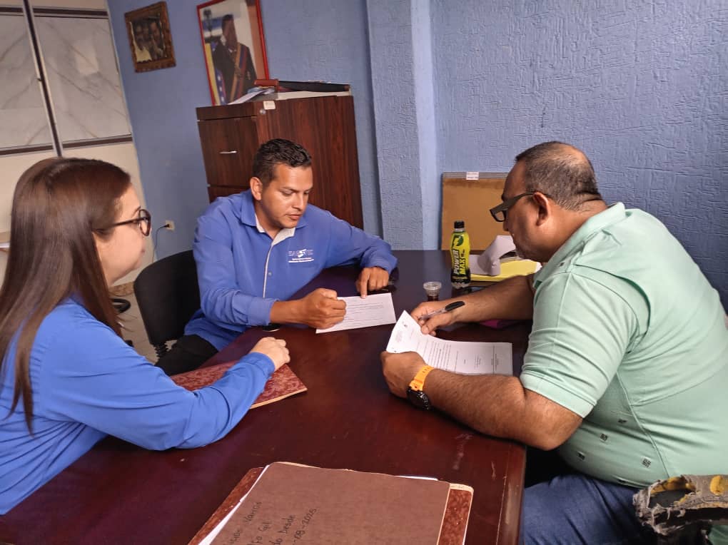 SucreSabates's tweet photo. #Entérate | El día hoy, el SABATES realizó visita de acompañamiento al Fondo Municipal de la Economía Popular (FOMEP) en Cumaná, con la finalidad de exhortar el cumplimiento del impuesto 1x1000. 

@NicolasMaduro
@sucregobierno

#SomosSABATES🇻🇪💙 https://t.co/m4kui1CHSi